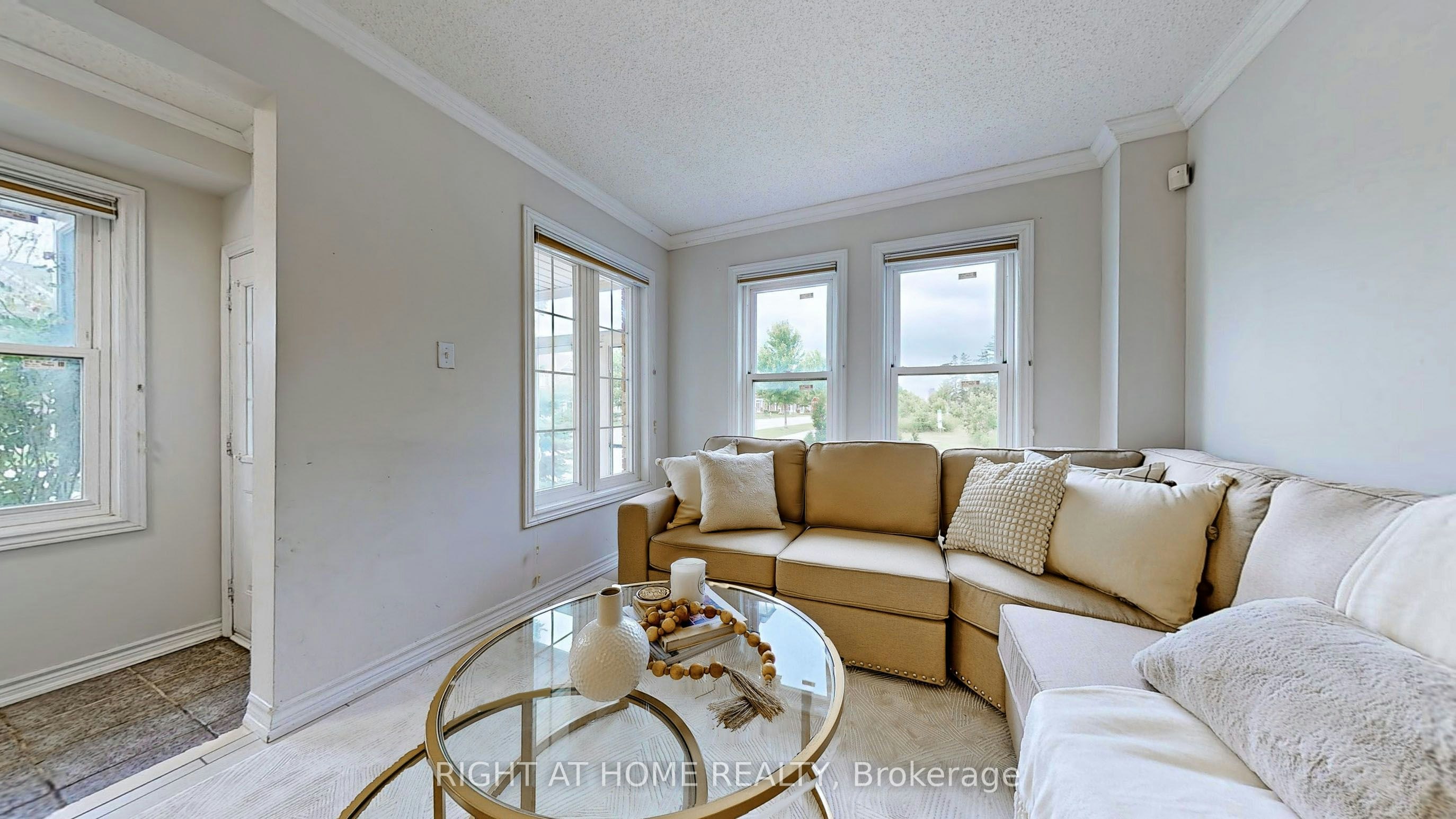 1 Ray Street, Markham, ON, L3R 5X6 - 8