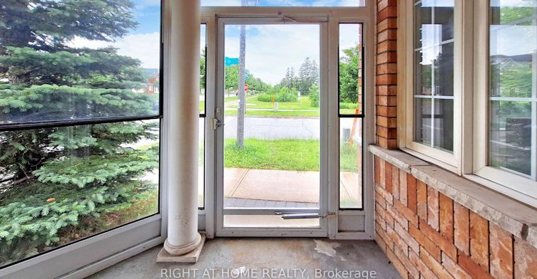 1 Ray Street, Markham, ON, L3R 5X6 - 3