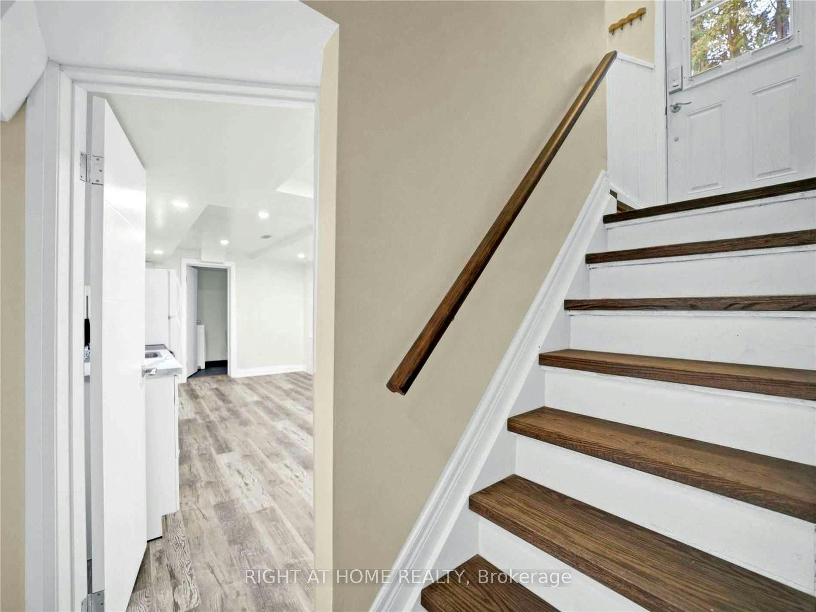 BSMT-116 Cherrywood Drive, Newmarket, ON, L3Y 2X7 - 4