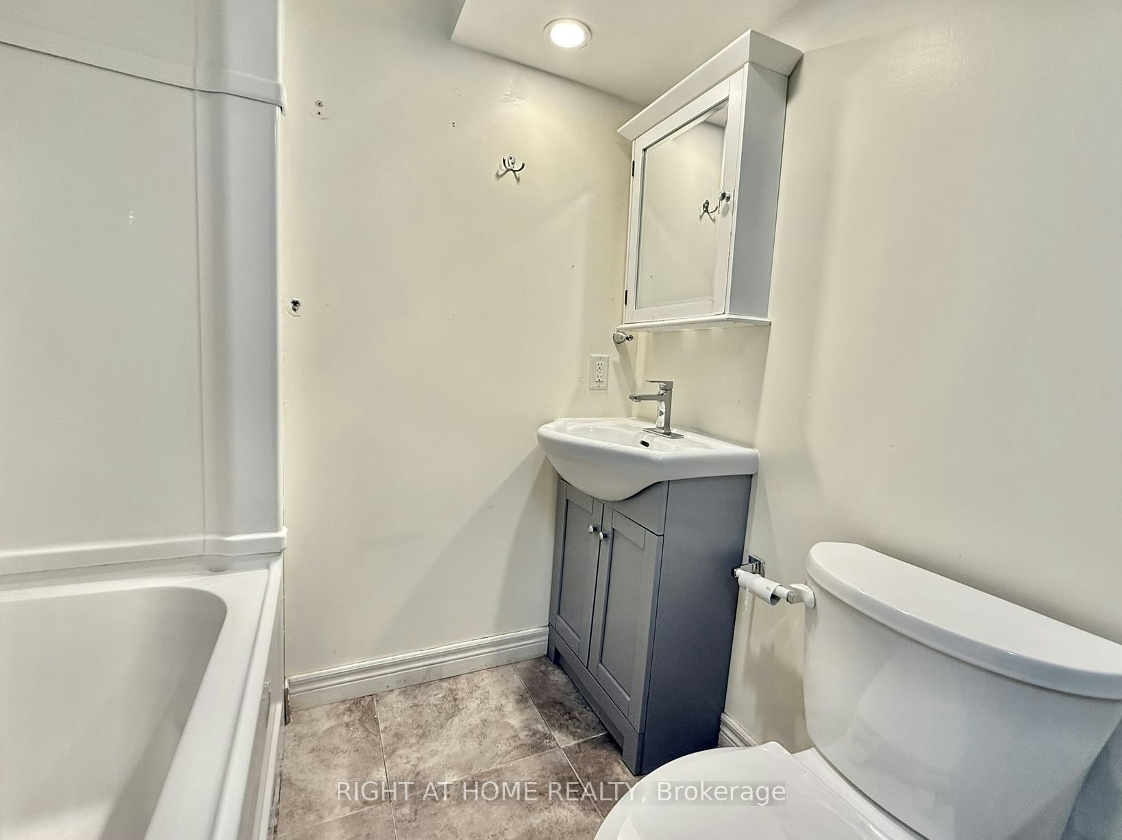 BSMT-116 Cherrywood Drive, Newmarket, ON, L3Y 2X7 - 18
