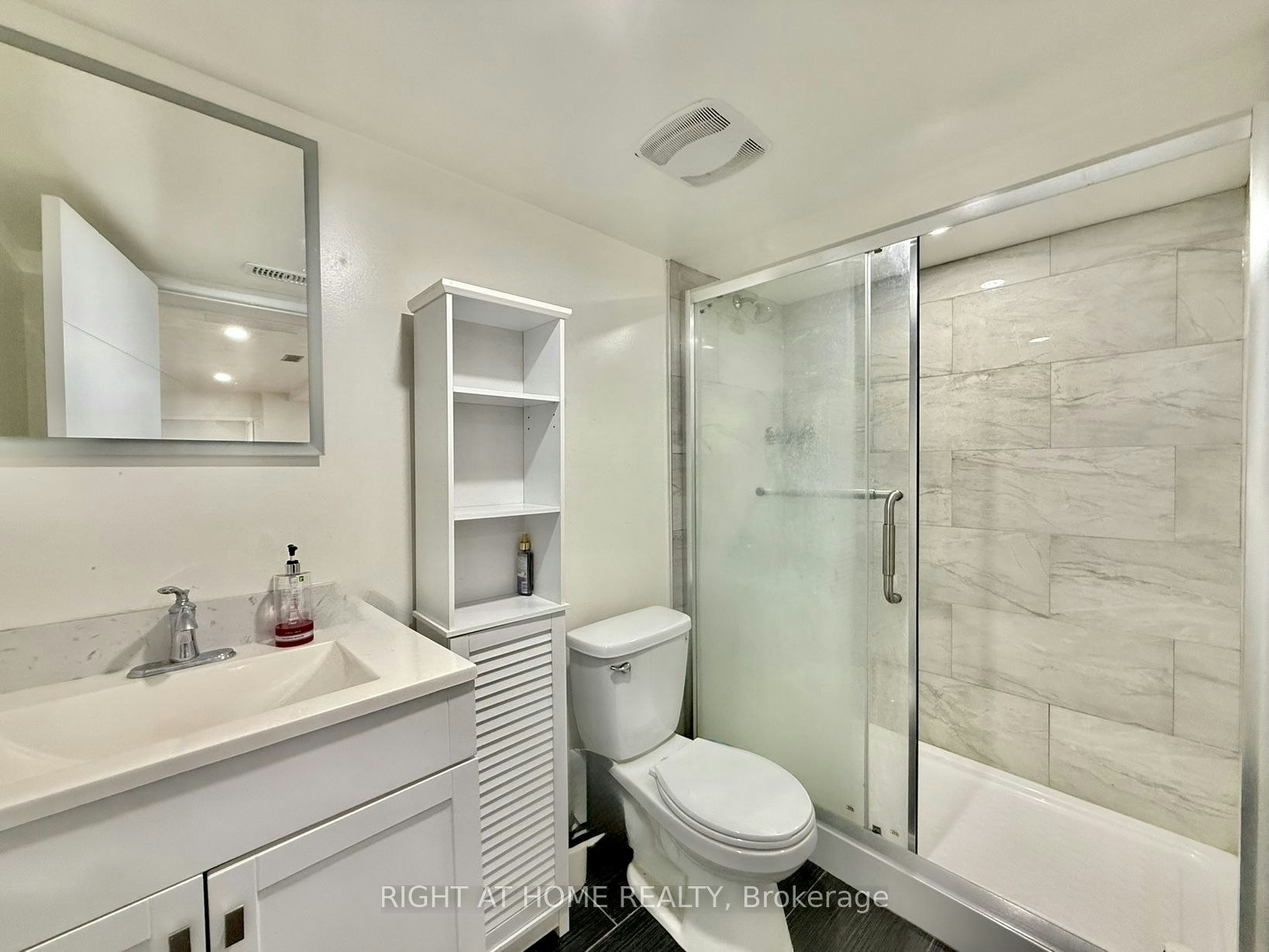 BSMT-116 Cherrywood Drive, Newmarket, ON, L3Y 2X7 - 11