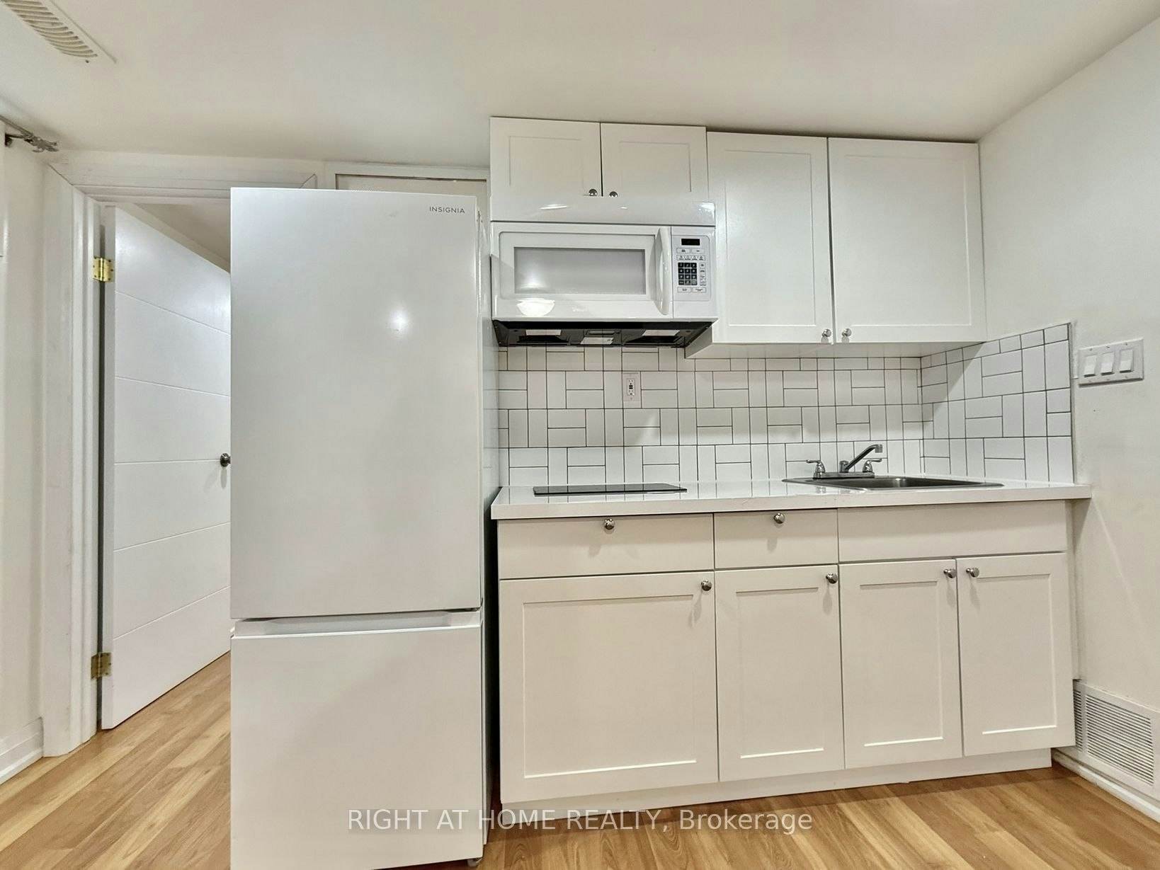 BSMT-116 Cherrywood Drive, Newmarket, ON, L3Y 2X7 - 14