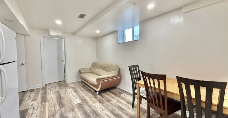 BSMT-116 Cherrywood Drive, Newmarket, ON, L3Y 2X7 - 6