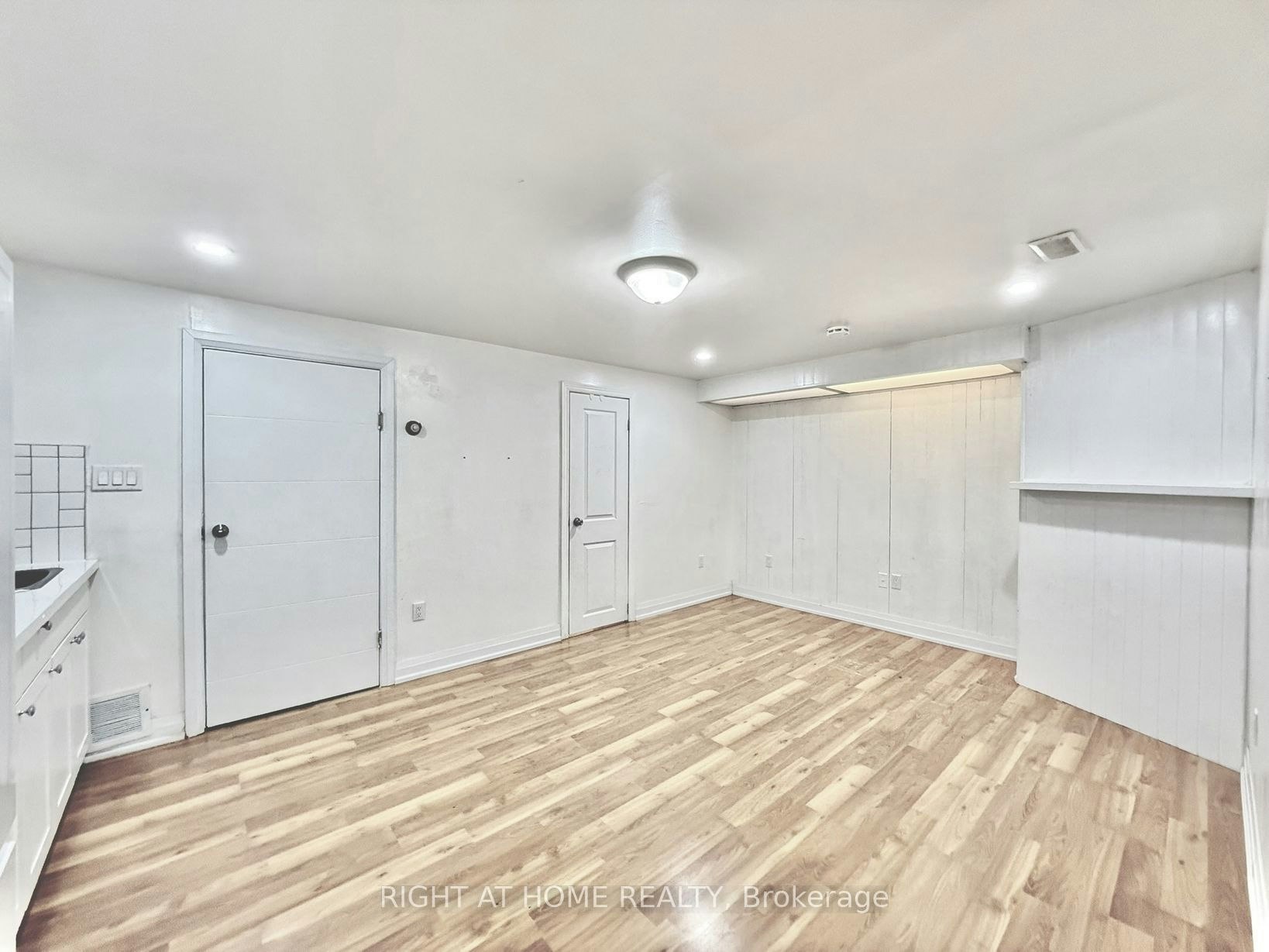 BSMT-116 Cherrywood Drive, Newmarket, ON, L3Y 2X7 - 15