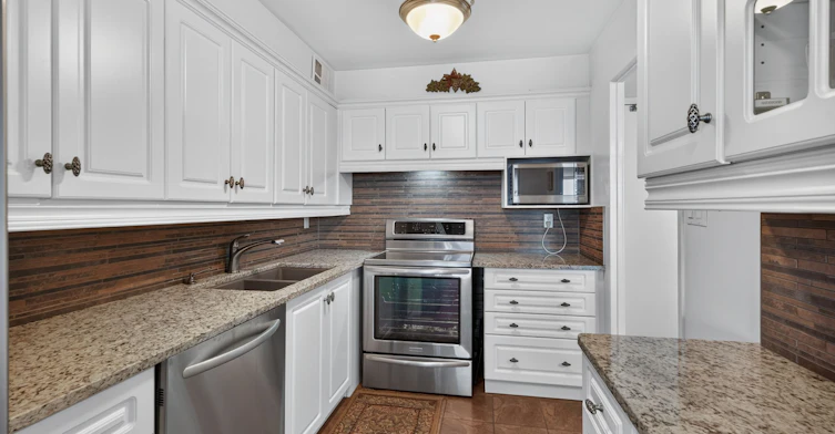 1210-50 Baif Boulevard, Richmond Hill, ON, L4C 5L1 - 3