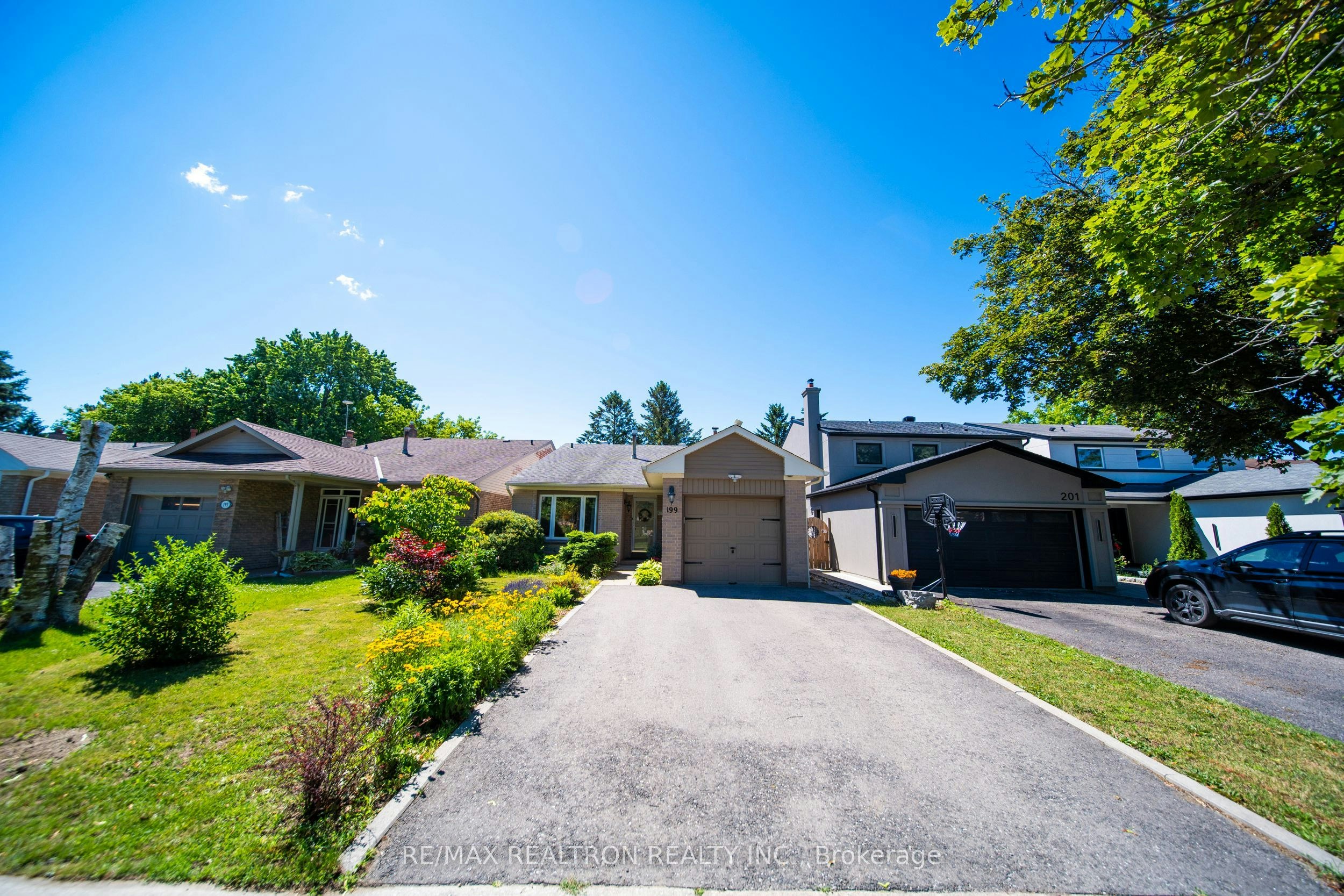 199 Weldrick Road W, Richmond Hill, ON, L4C 5J2