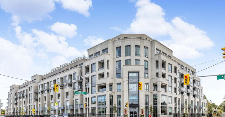 214-2075 King Road, King, ON, L7B 0R6