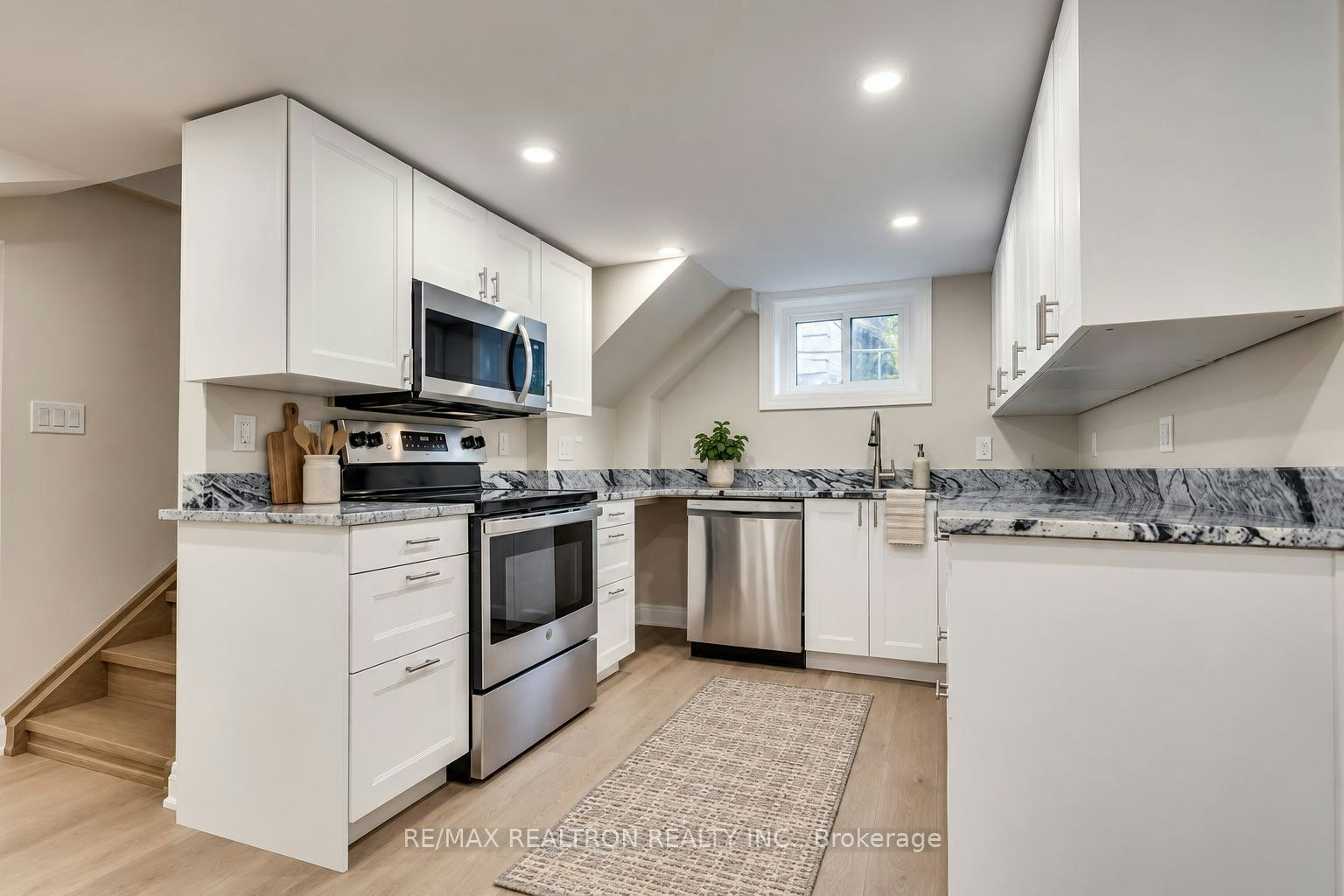 (Basement)-101 Arnold Crescent, Richmond Hill, ON, L4C 3R7 - 5