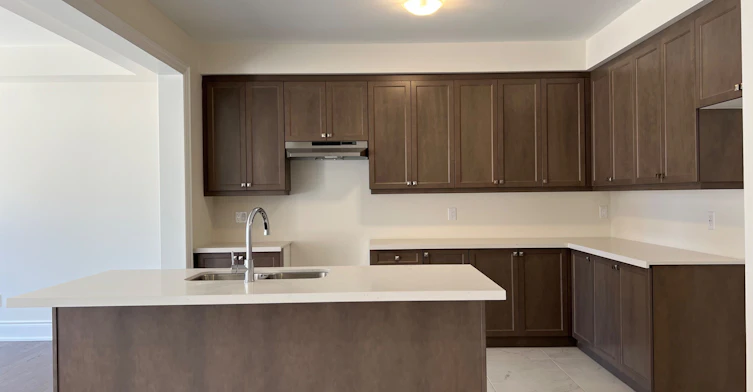 155 Silk Twist Drive, East Gwillimbury, ON, L9N 1E2 - 3