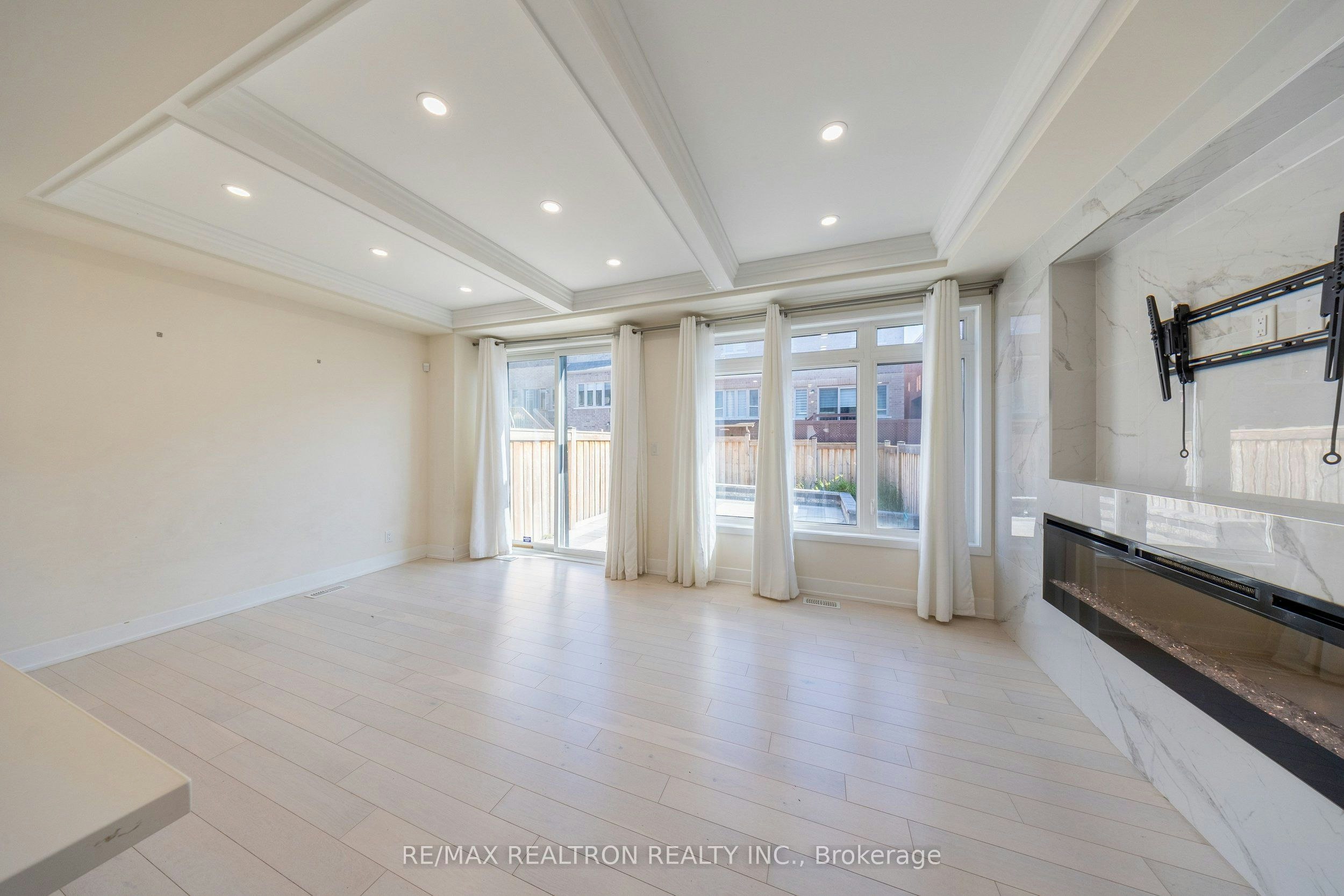 31 Fallharvest Way, Whitchurch-Stouffville, ON, L4A 4V8 - 10