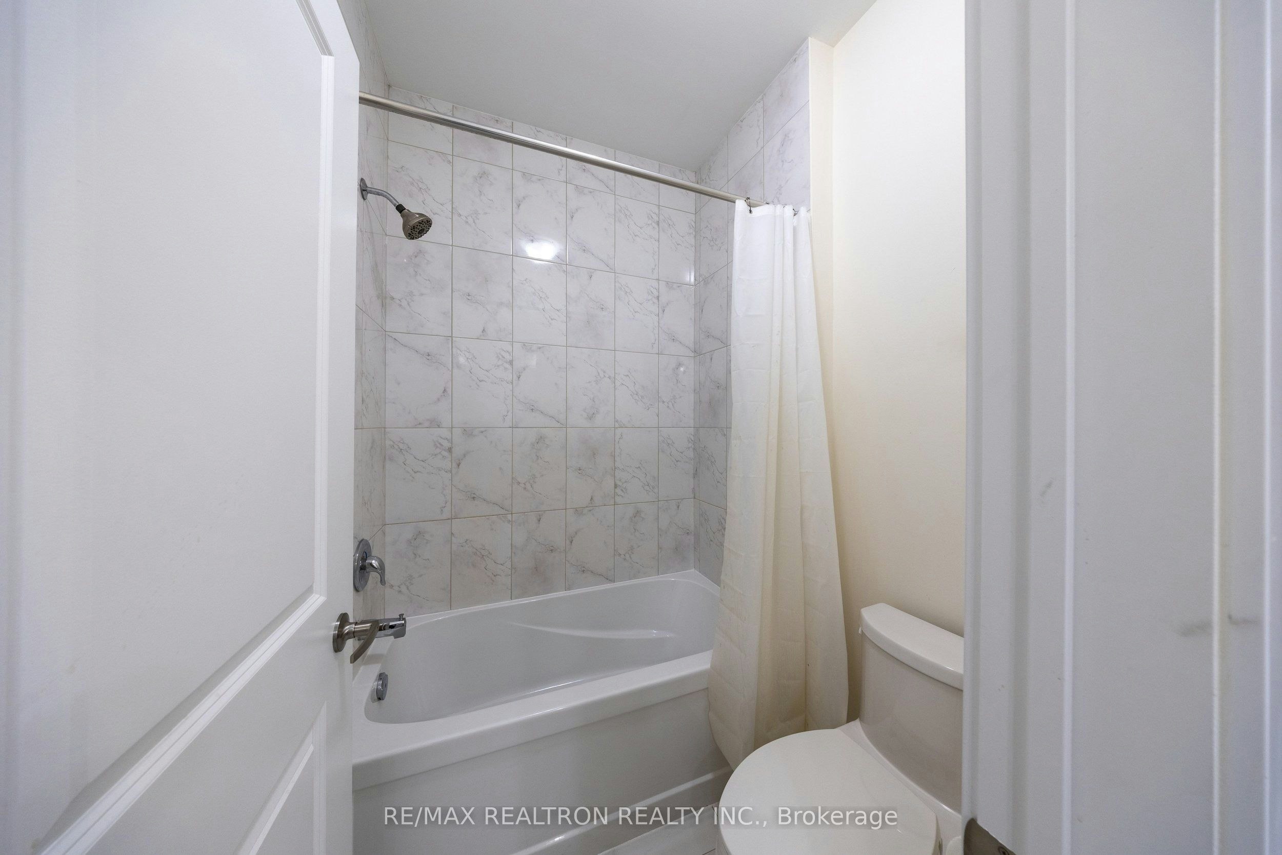 31 Fallharvest Way, Whitchurch-Stouffville, ON, L4A 4V8 - 23