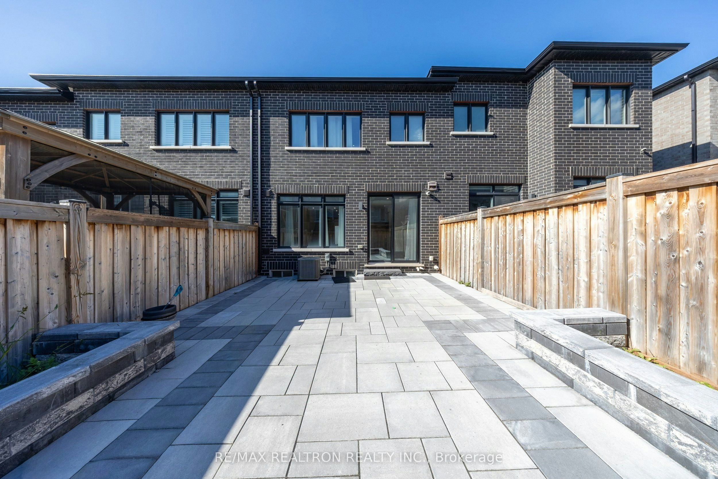 31 Fallharvest Way, Whitchurch-Stouffville, ON, L4A 4V8 - 17
