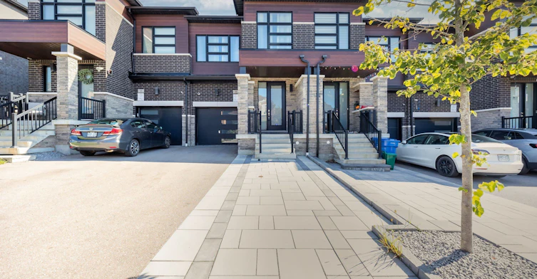 31 Fallharvest Way, Whitchurch-Stouffville, ON, L4A 4V8