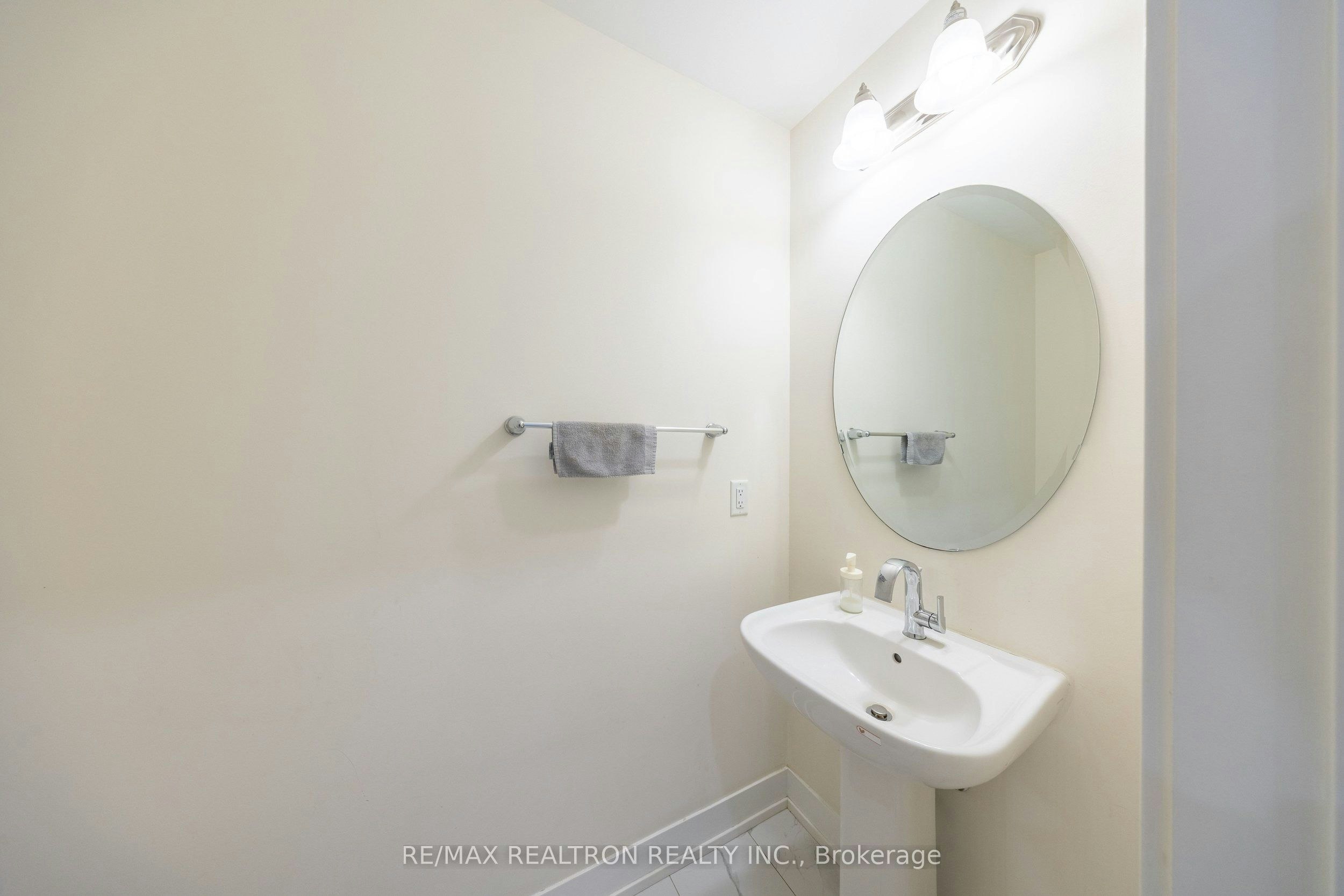 31 Fallharvest Way, Whitchurch-Stouffville, ON, L4A 4V8 - 5