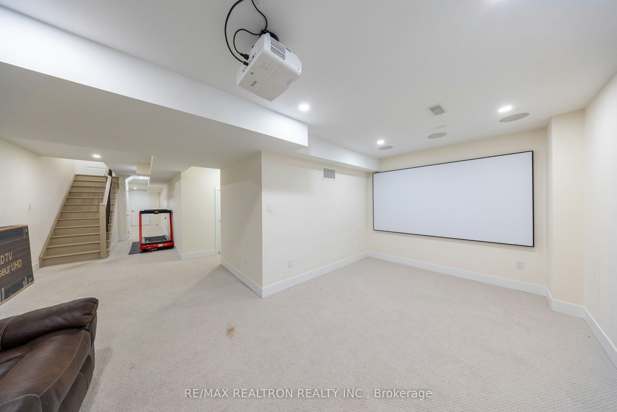 31 Fallharvest Way, Whitchurch-Stouffville, ON, L4A 4V8 - 34