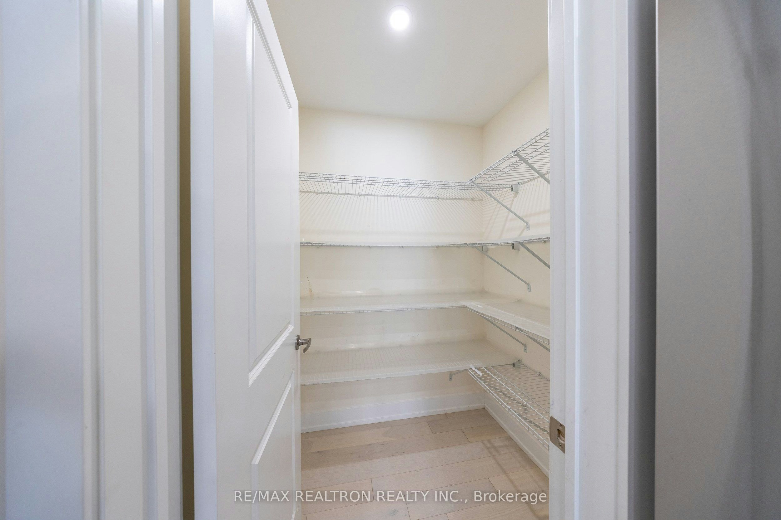 31 Fallharvest Way, Whitchurch-Stouffville, ON, L4A 4V8 - 14