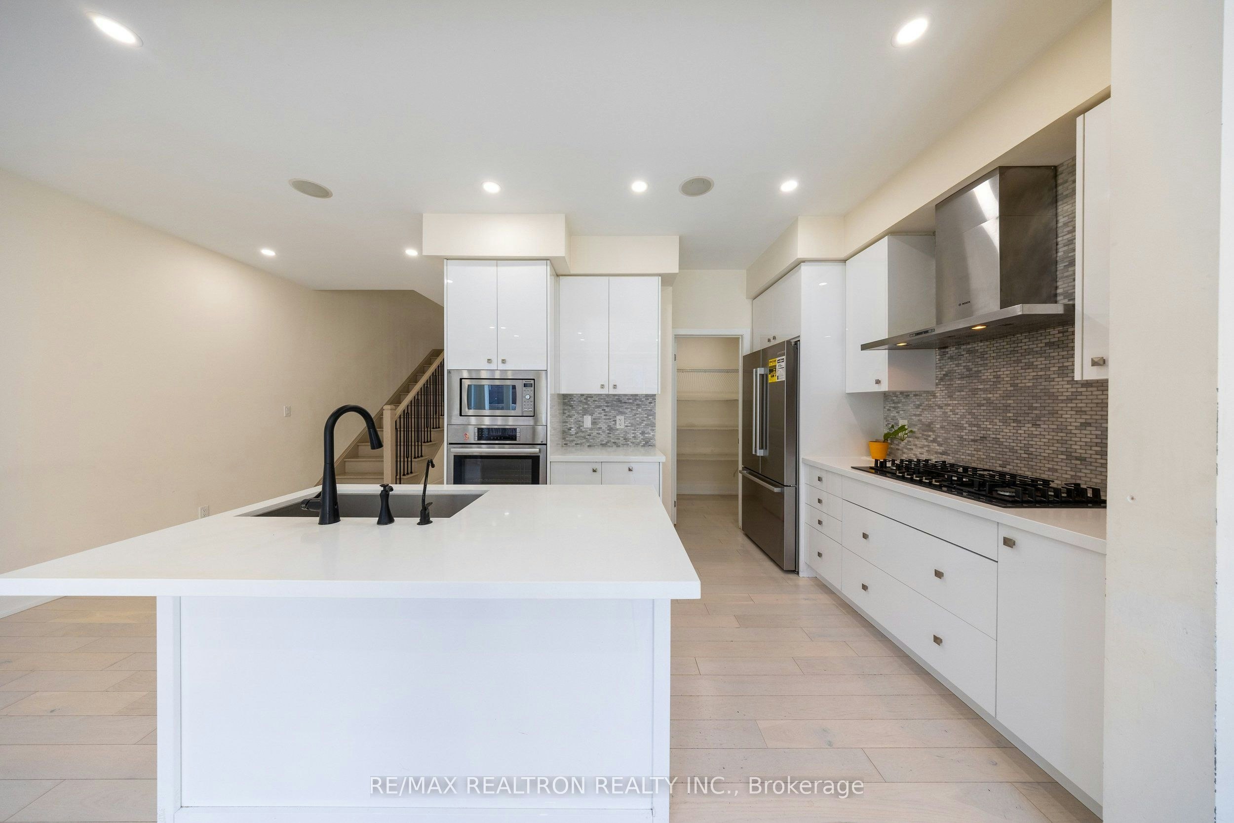 31 Fallharvest Way, Whitchurch-Stouffville, ON, L4A 4V8 - 13