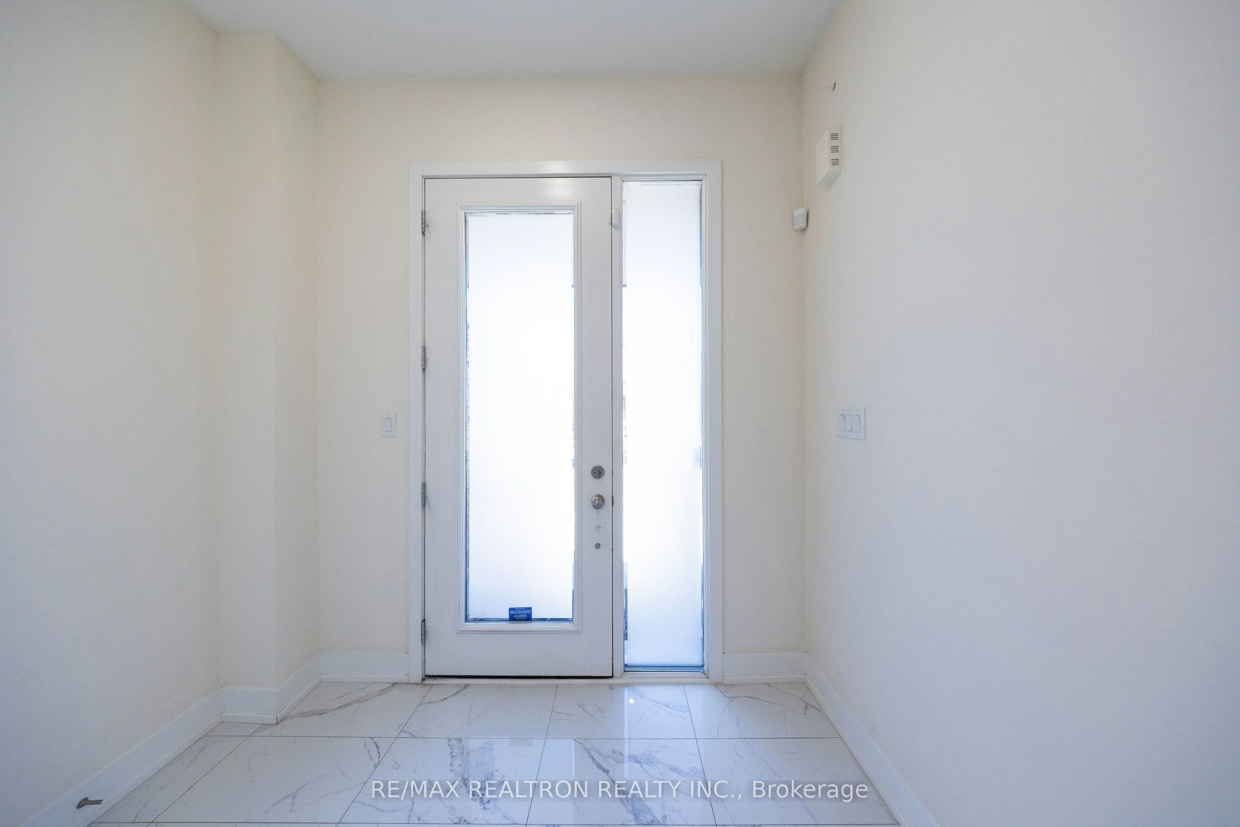31 Fallharvest Way, Whitchurch-Stouffville, ON, L4A 4V8 - 4