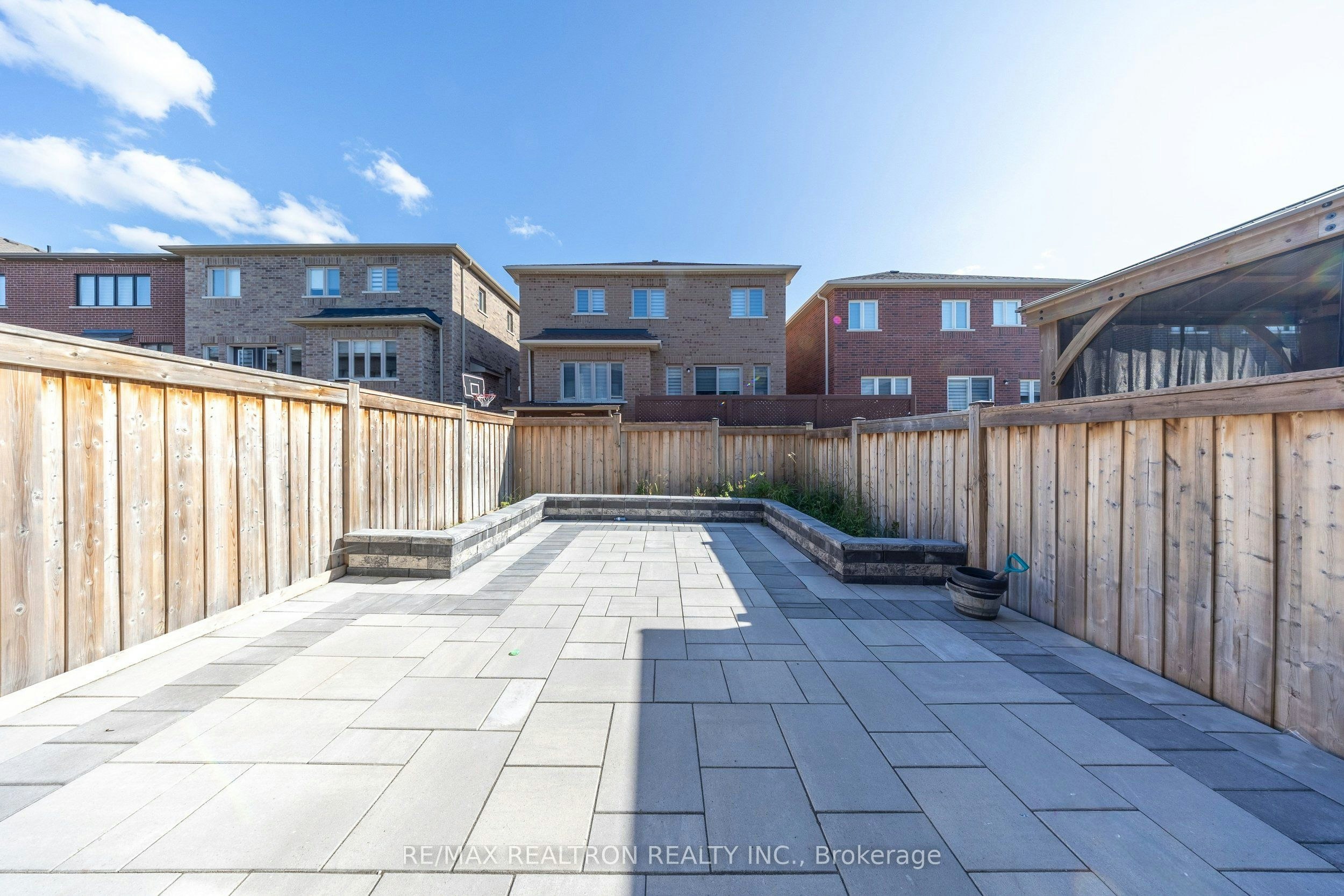 31 Fallharvest Way, Whitchurch-Stouffville, ON, L4A 4V8 - 16