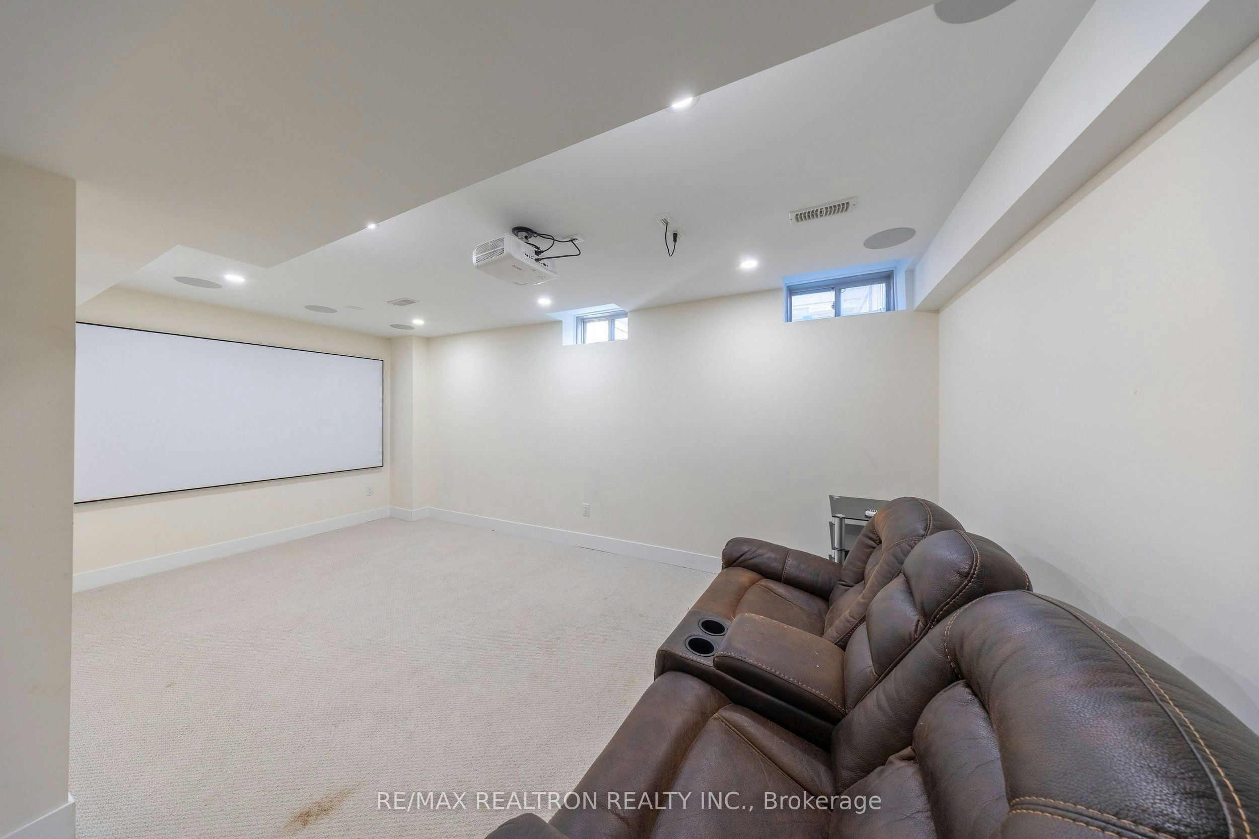 31 Fallharvest Way, Whitchurch-Stouffville, ON, L4A 4V8 - 33