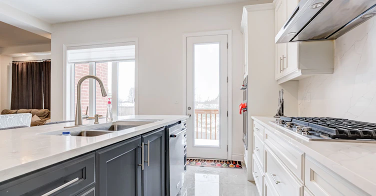 71 Maple Fields Circle, Aurora, ON, L4G 3X6 - 10
