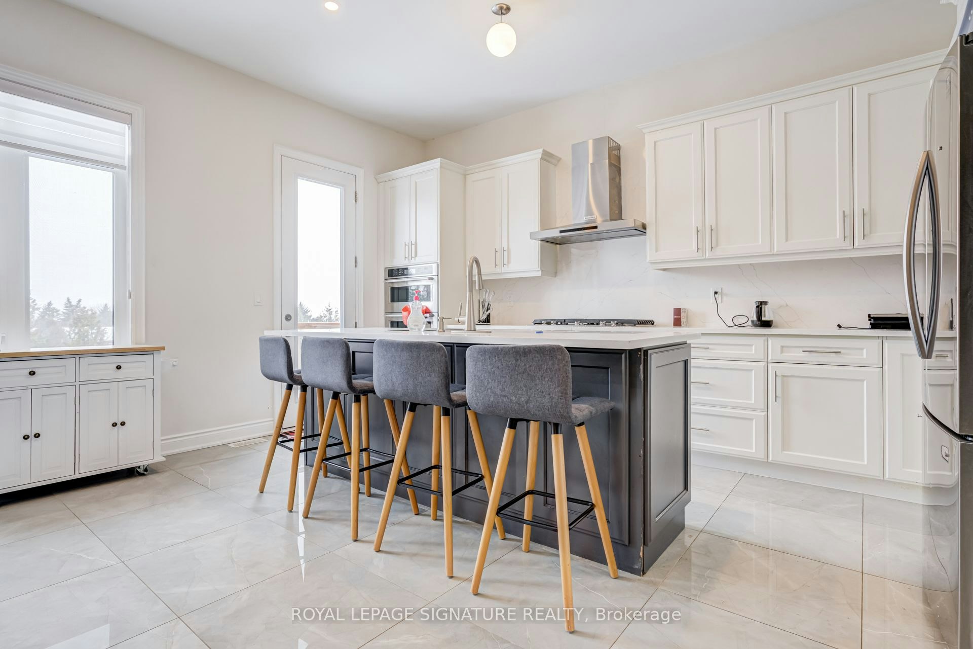 71 Maple Fields Circle, Aurora, ON, L4G 3X6 - 7
