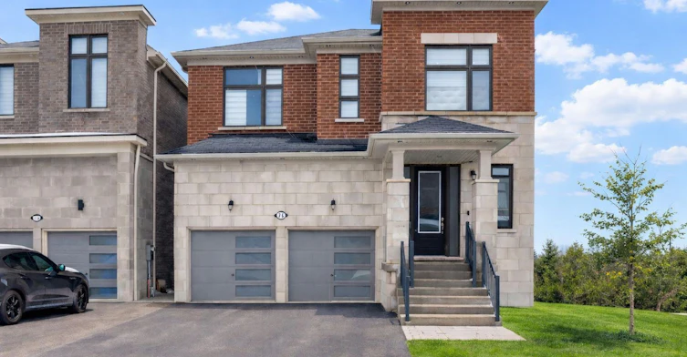 71 Maple Fields Circle, Aurora, ON, L4G 3X6