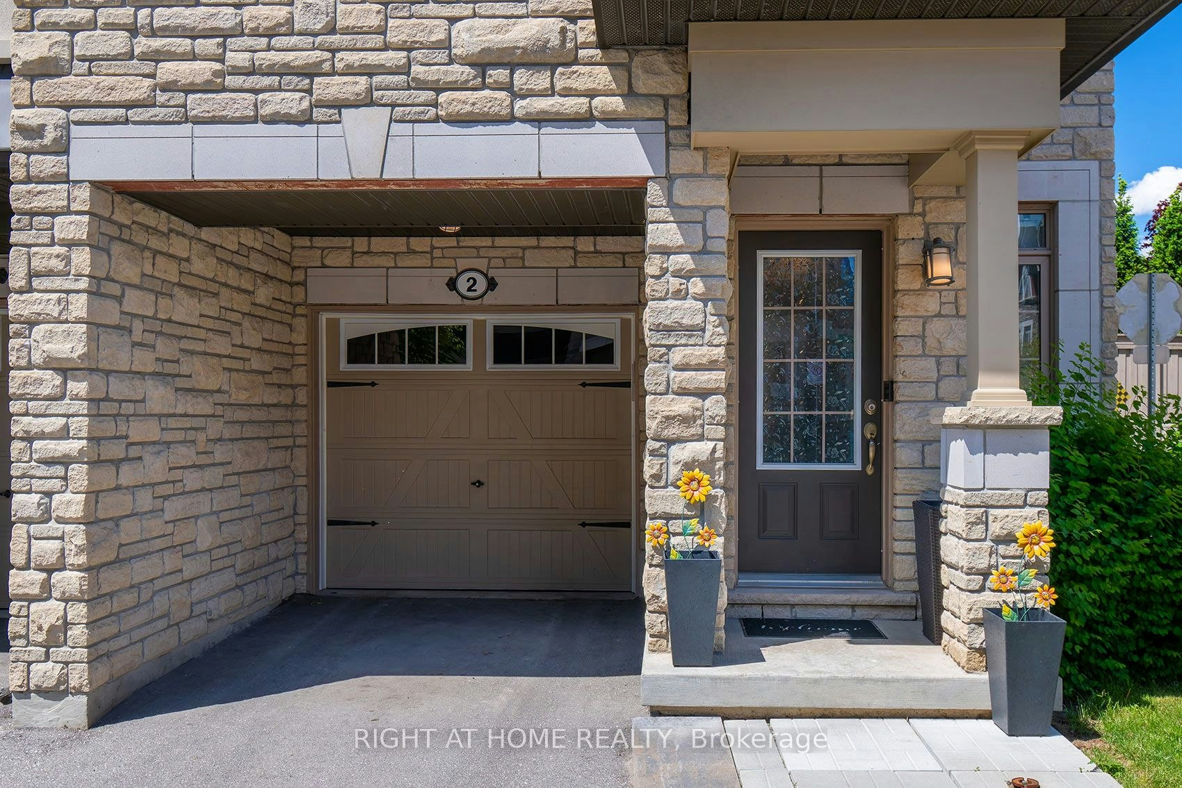 2 Queen Mary Court, Vaughan, ON, L4L 0H9 - 3