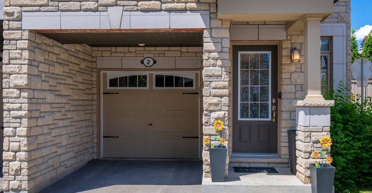 2 Queen Mary Court, Vaughan, ON, L4L 0H9 - 3