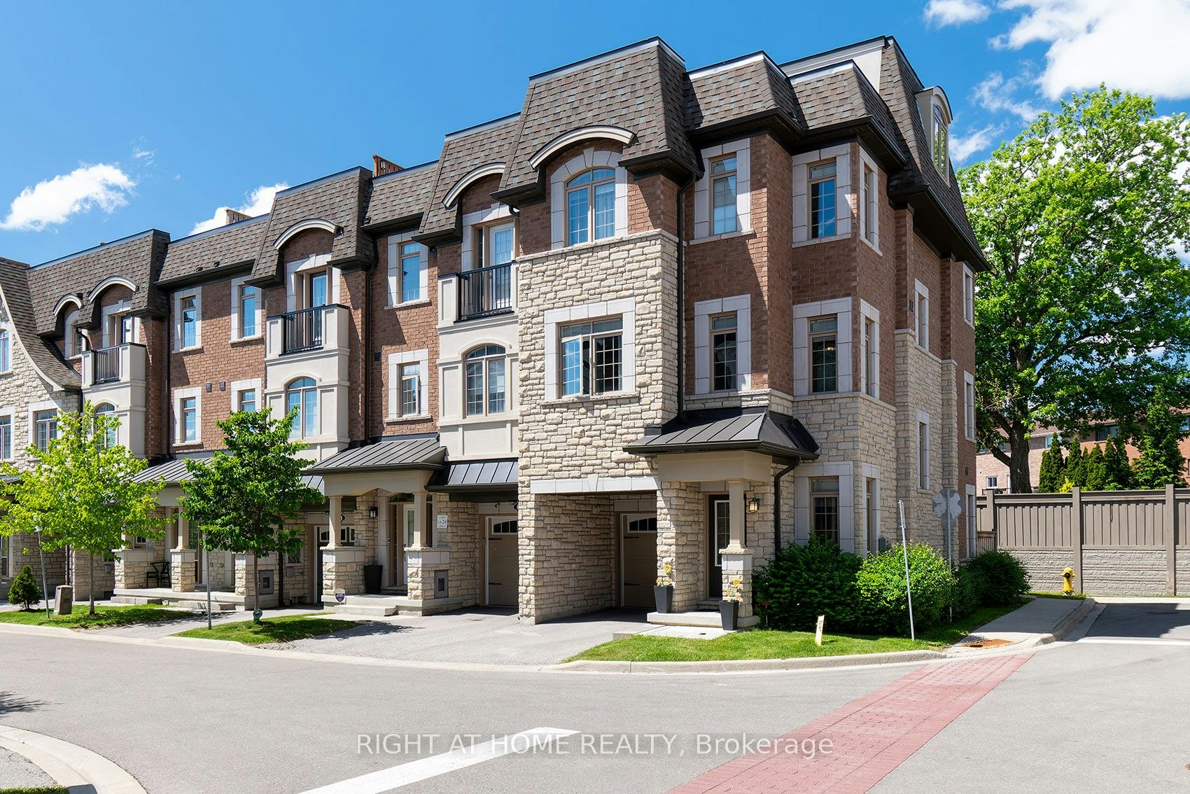 2 Queen Mary Court, Vaughan, ON, L4L 0H9 - 2