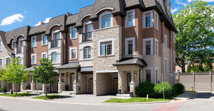 2 Queen Mary Court, Vaughan, ON, L4L 0H9 - 2