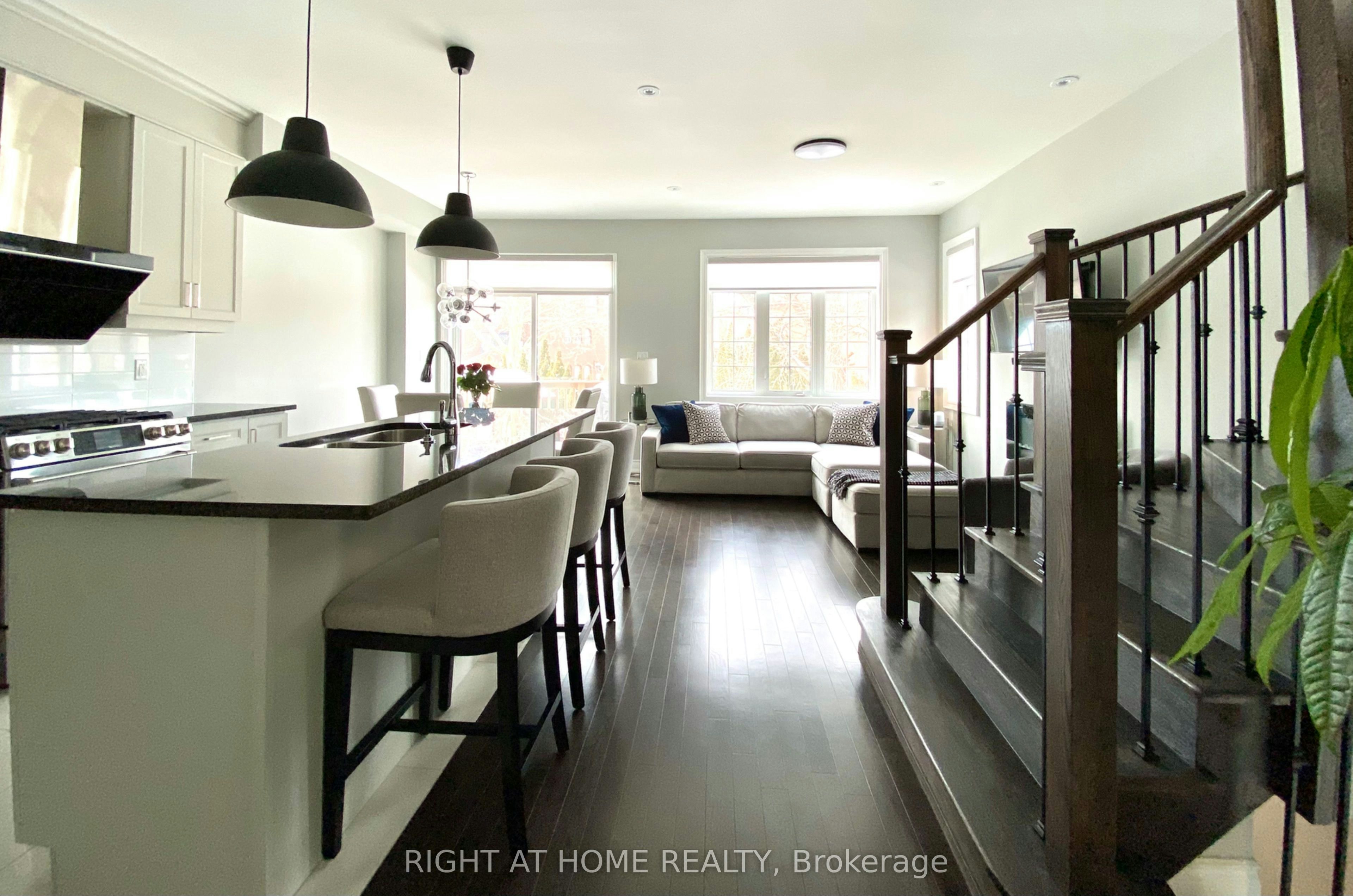 2 Queen Mary Court, Vaughan, ON, L4L 0H9 - 11