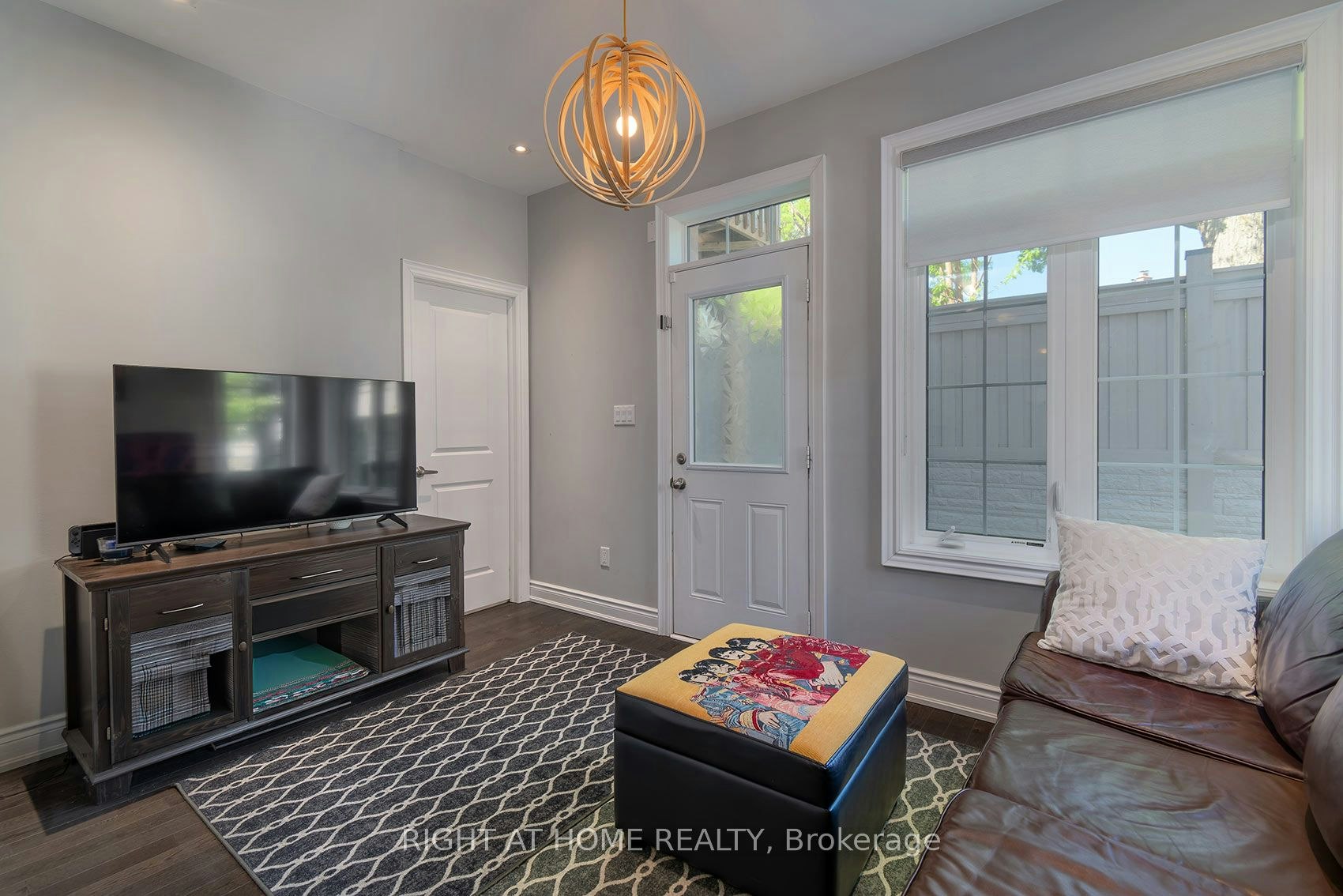2 Queen Mary Court, Vaughan, ON, L4L 0H9 - 4