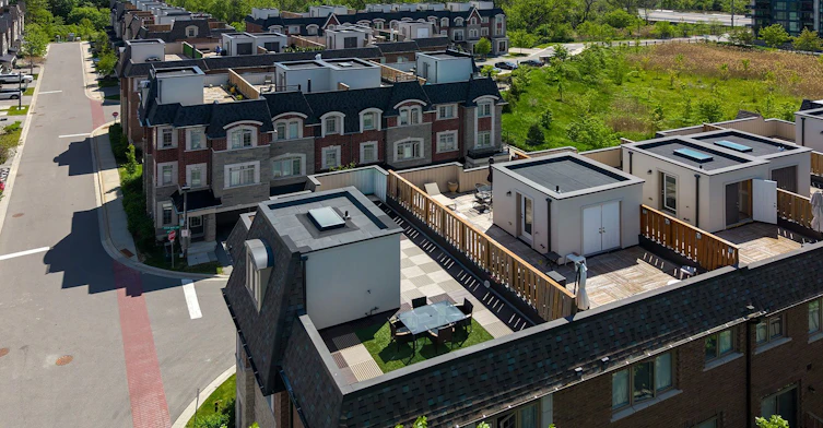 2 Queen Mary Court, Vaughan, ON, L4L 0H9 - 9