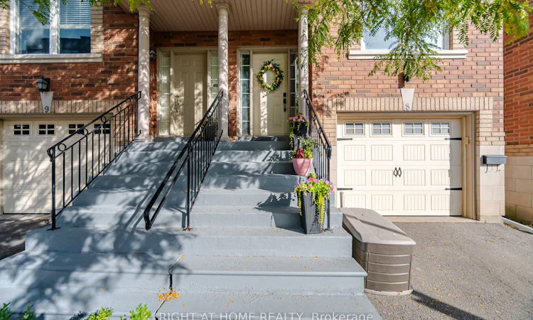 8-8032 Kipling Avenue S