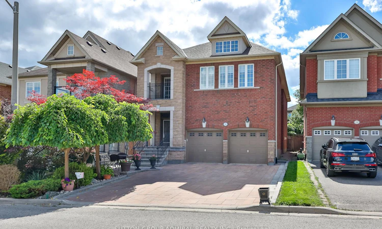 35 Strauss Road