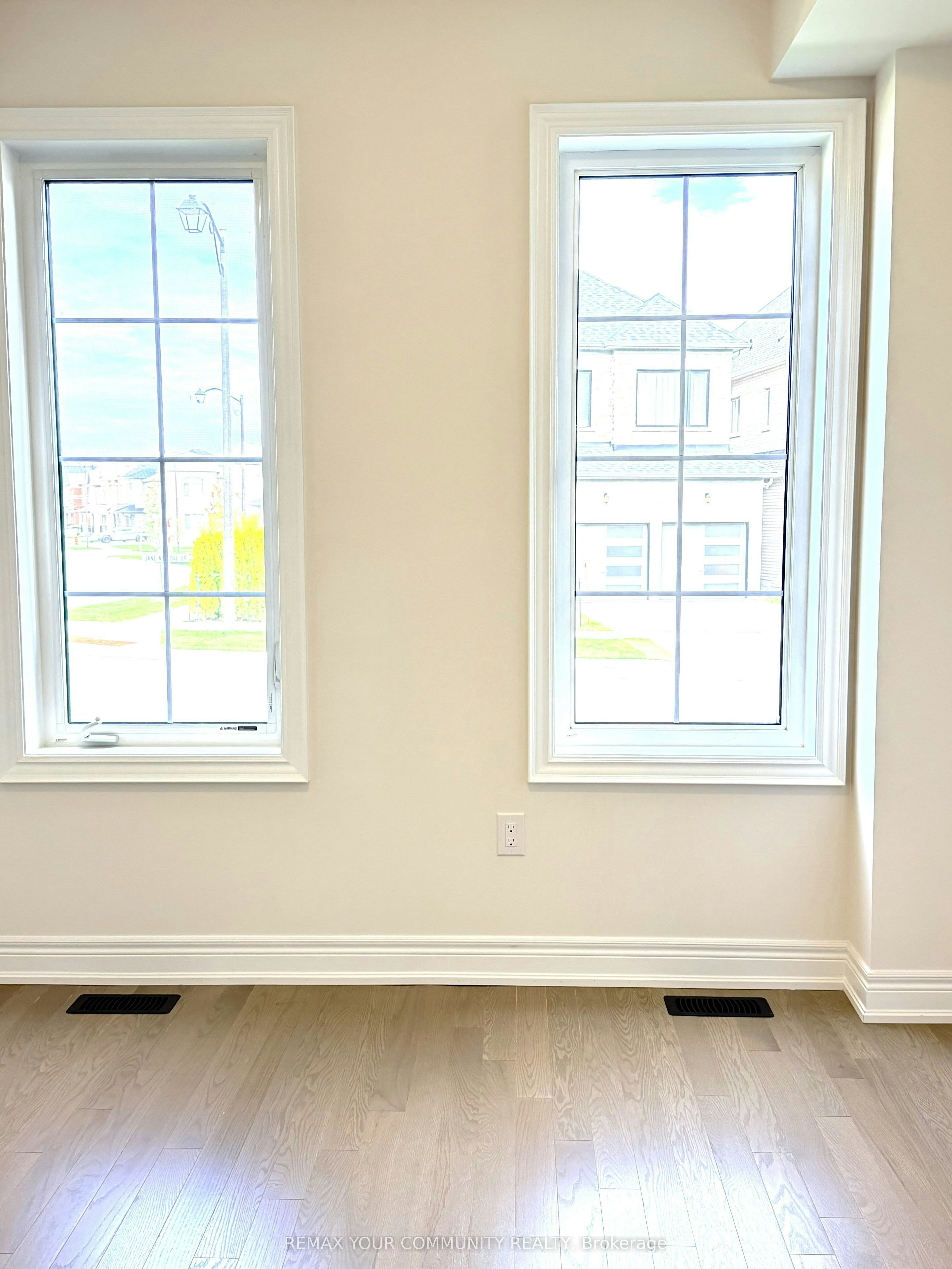 3 Jane Newlover Drive, Markham, ON, L6C 3P4 - 4
