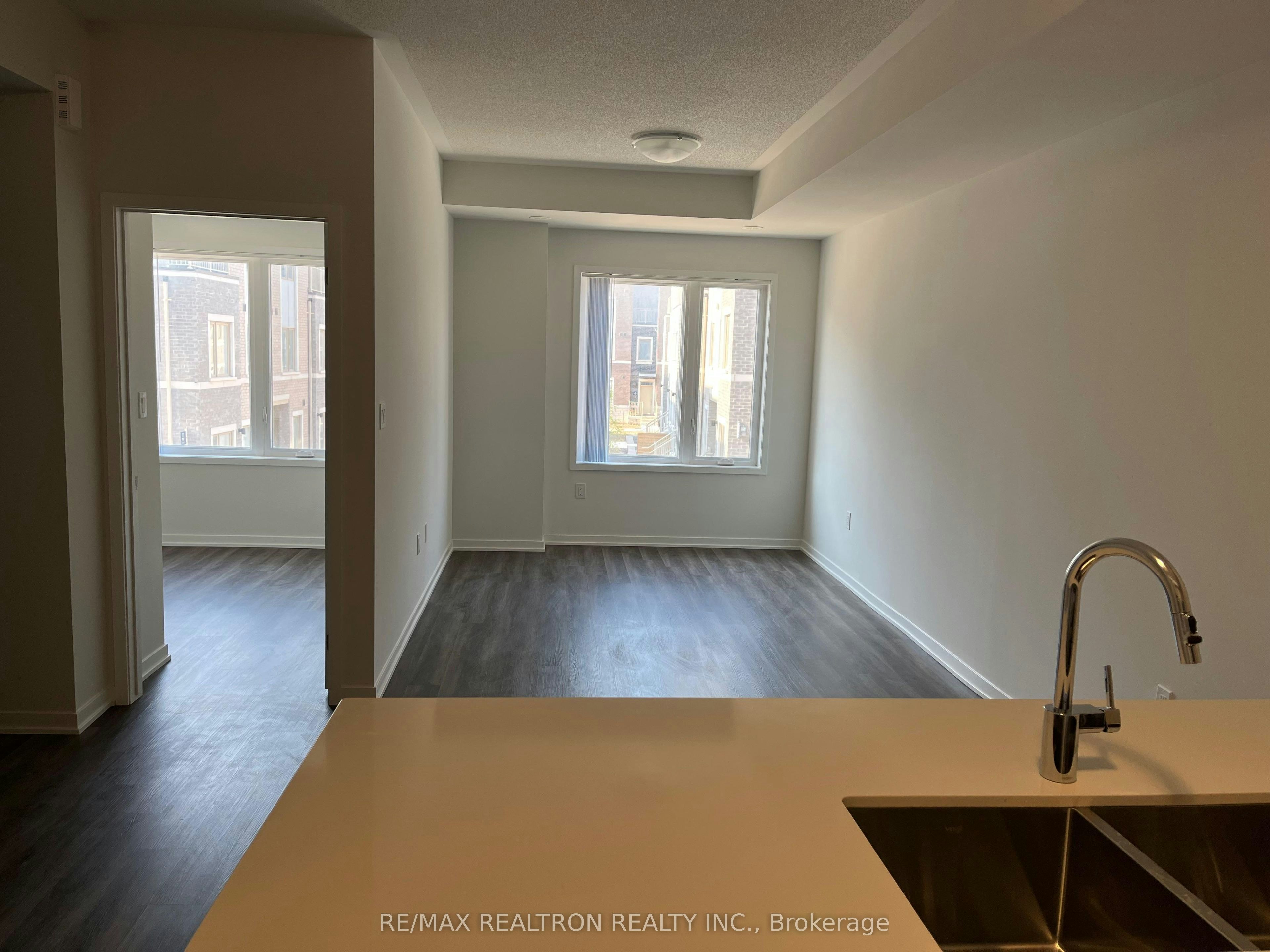 306-130 Honeycrisp Crescent, Vaughan, ON, L4K 0N7 - 3