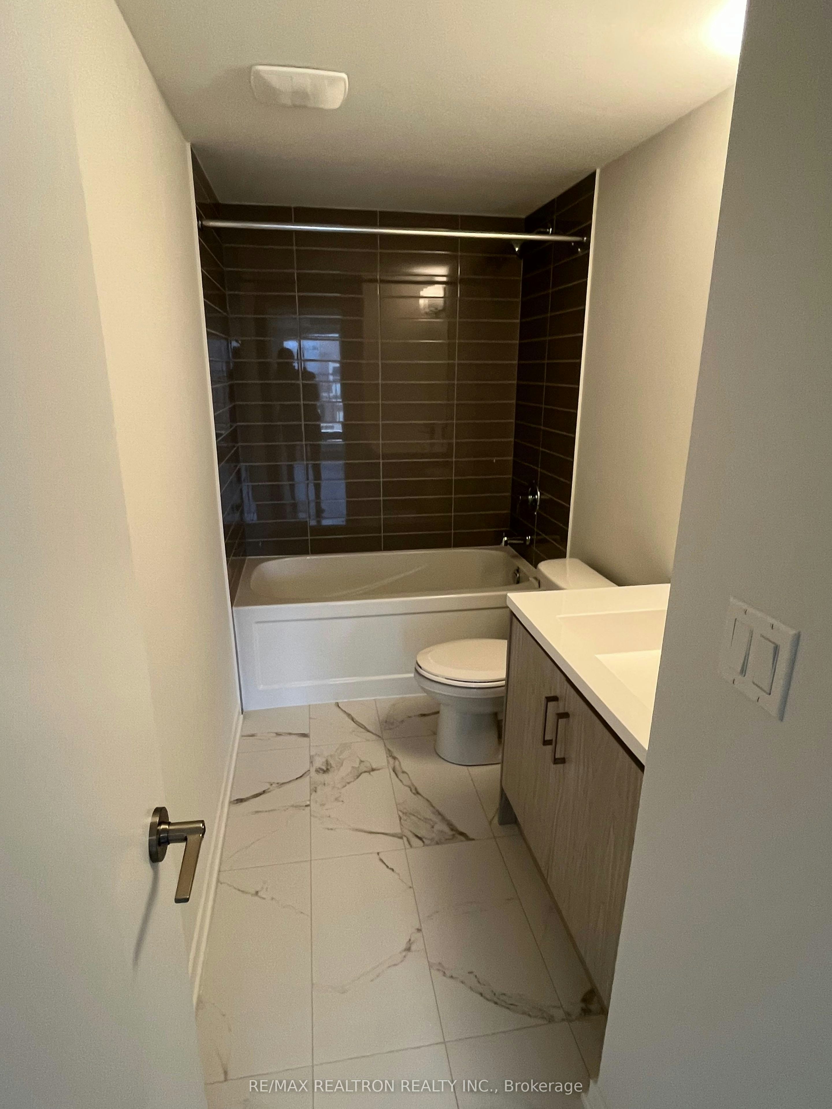 306-130 Honeycrisp Crescent, Vaughan, ON, L4K 0N7 - 6