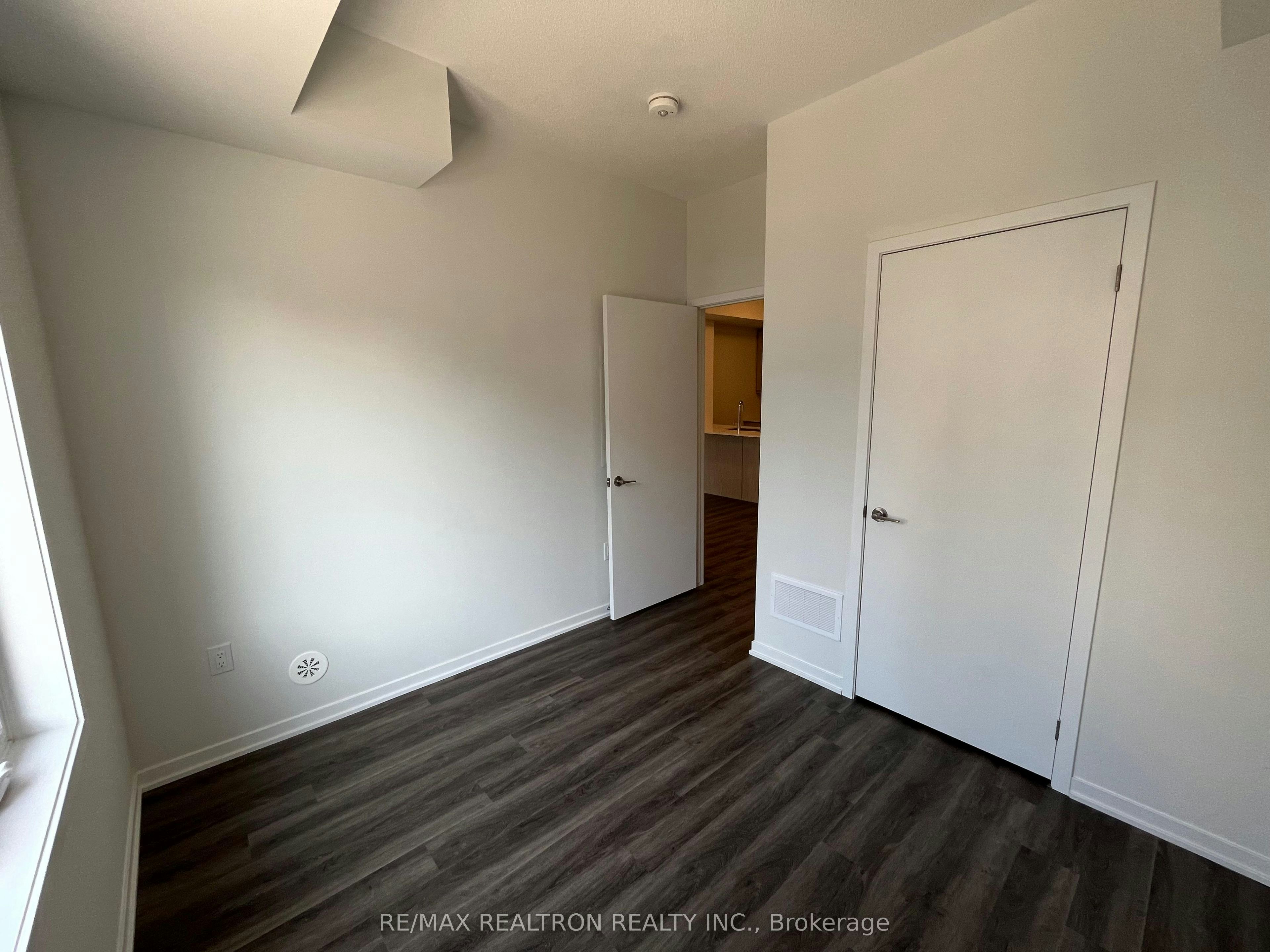 306-130 Honeycrisp Crescent, Vaughan, ON, L4K 0N7 - 5