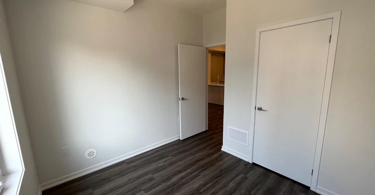 306-130 Honeycrisp Crescent, Vaughan, ON, L4K 0N7 - 5