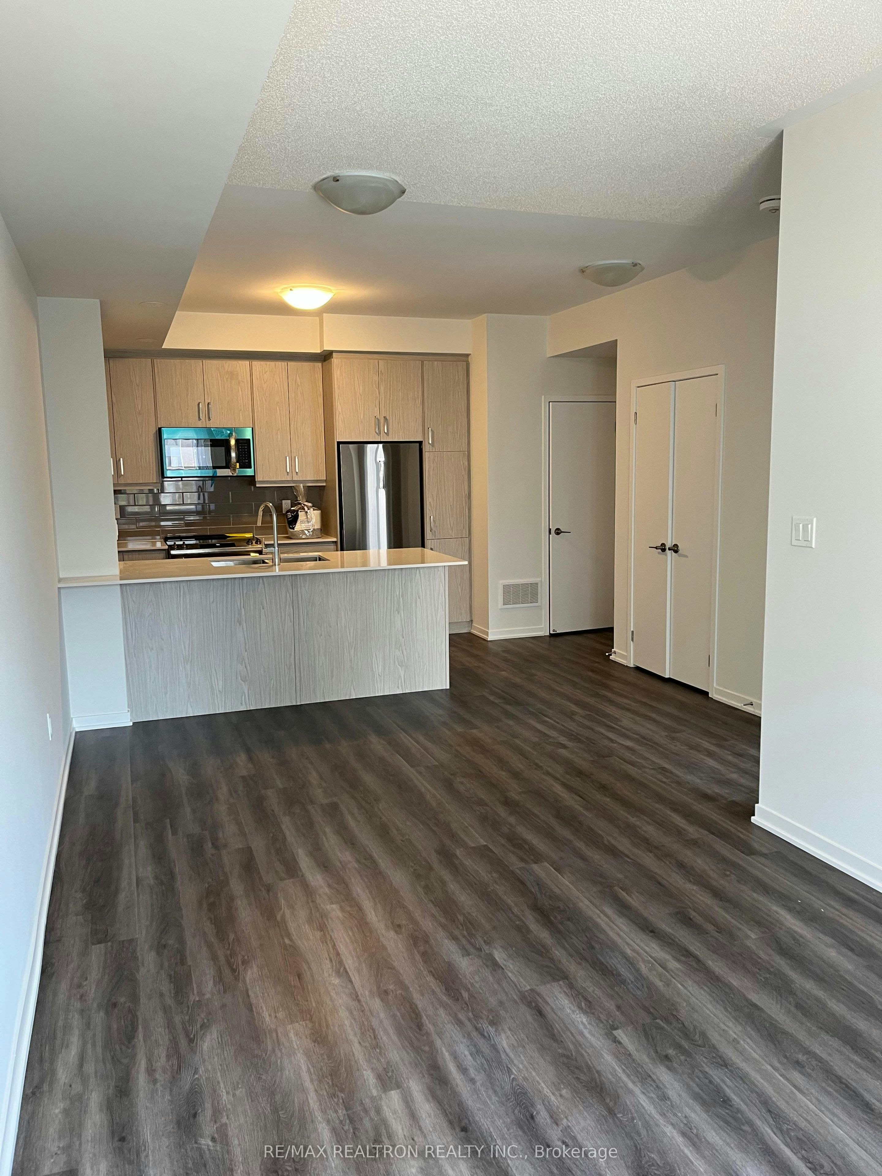 306-130 Honeycrisp Crescent, Vaughan, ON, L4K 0N7 - 2