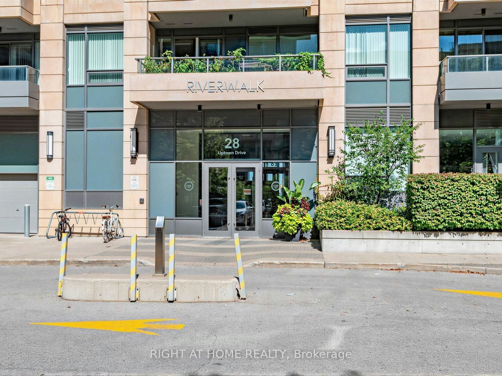 PH16-28 Uptown Drive, Markham, ON, L3R 5M5 - 3