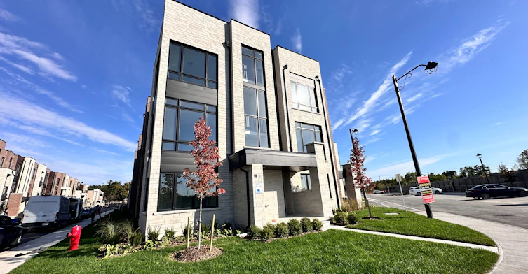 101 Credit Lane, Richmond Hill, ON, L4E 1G9