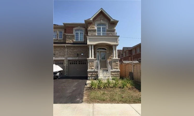 25 Spruce Pine Crescent