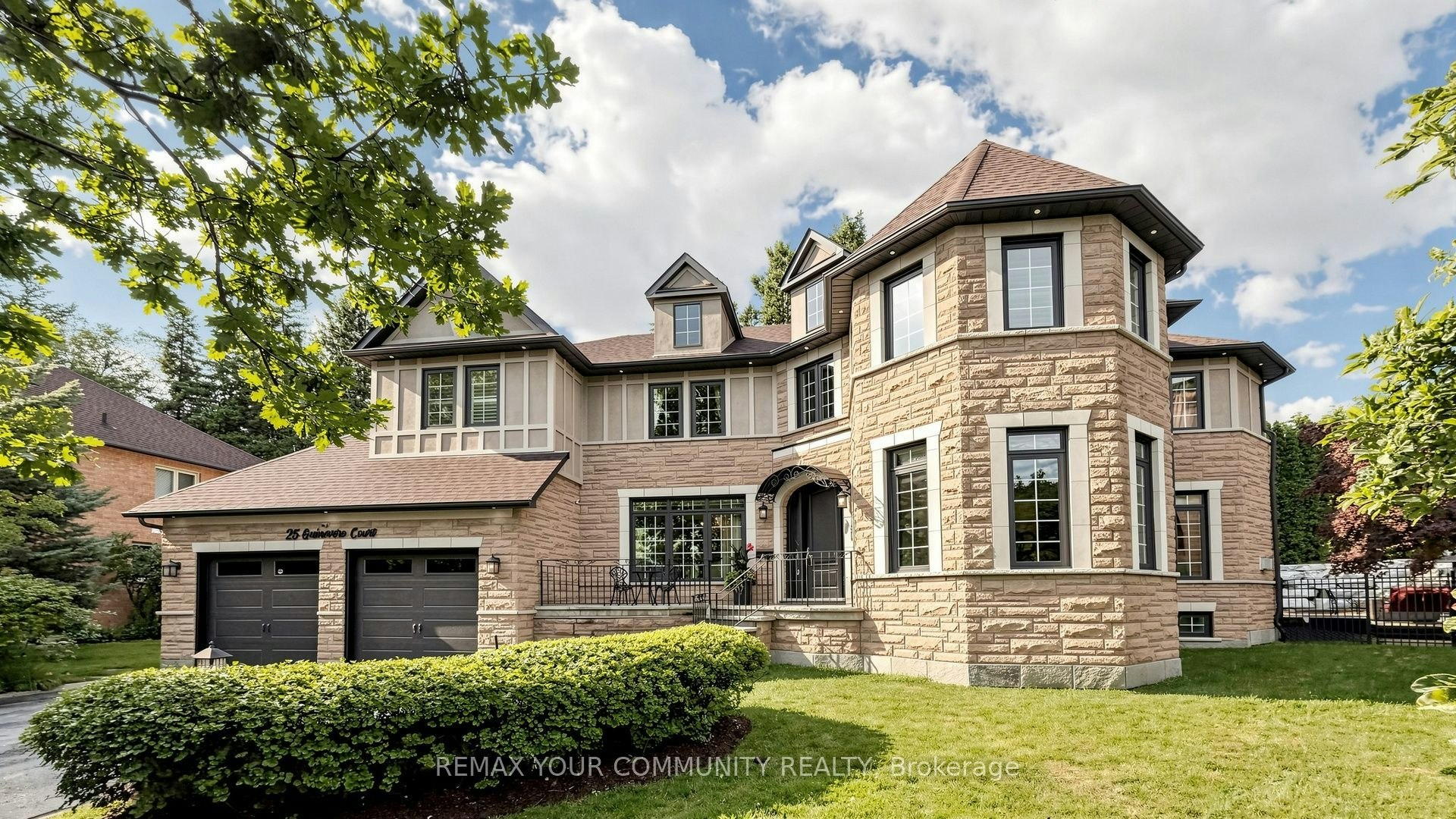 25 Guinevere Court, Richmond Hill, ON, L4C 0P7
