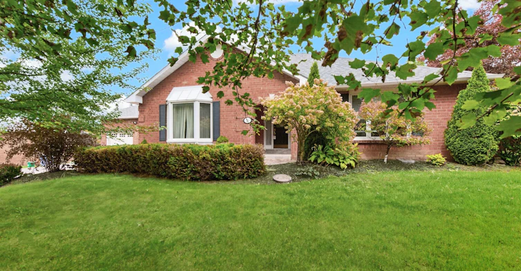 20 Arthur Hall Drive, East Gwillimbury, ON, L0G 1V0 - 4