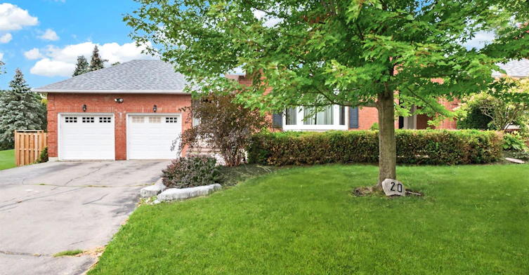 20 Arthur Hall Drive, East Gwillimbury, ON, L0G 1V0 - 2