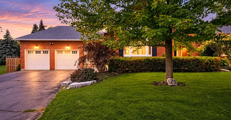 20 Arthur Hall Drive, East Gwillimbury, ON, L0G 1V0 - 3