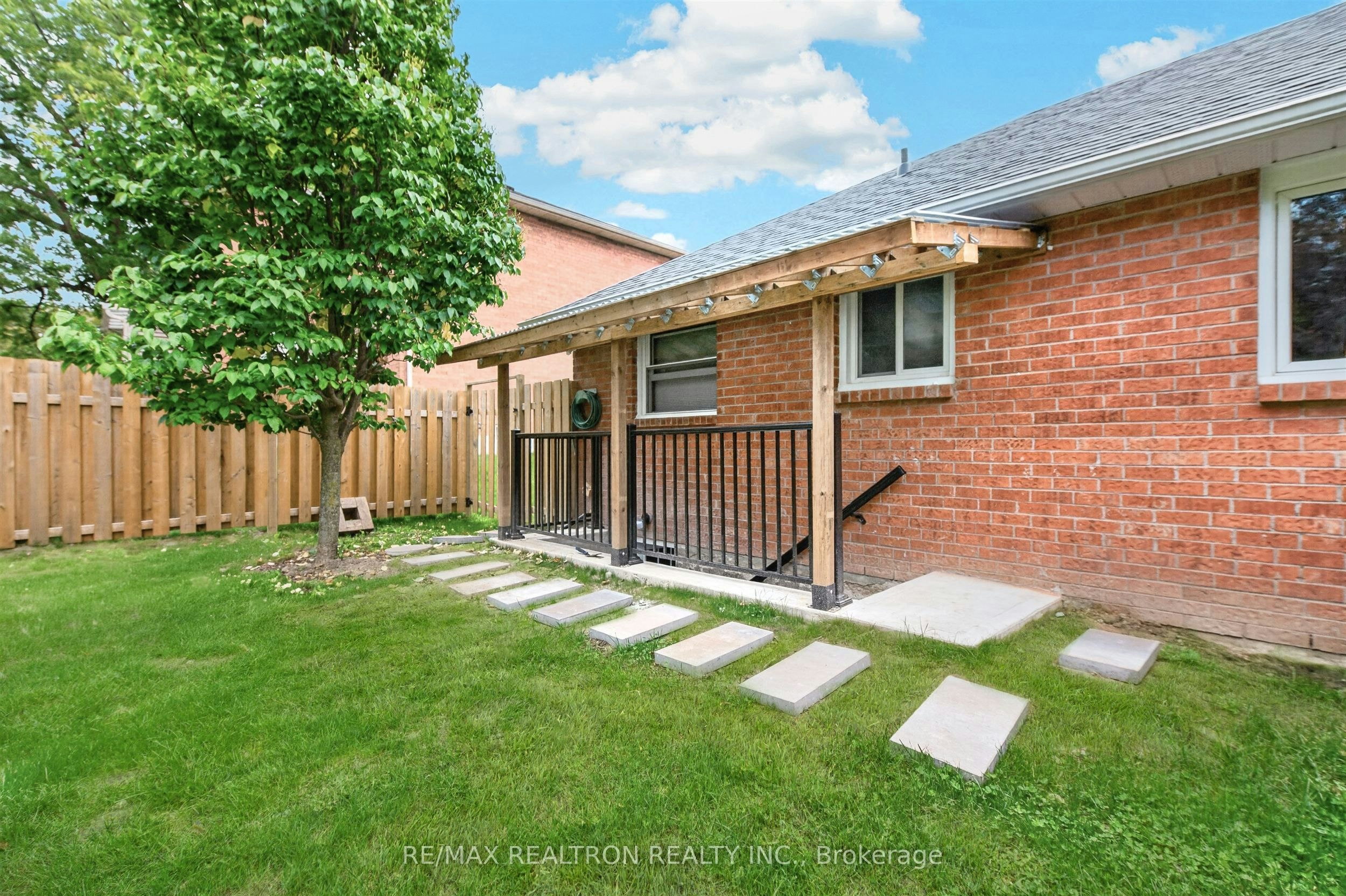 20 Arthur Hall Drive, East Gwillimbury, ON, L0G 1V0 - 21